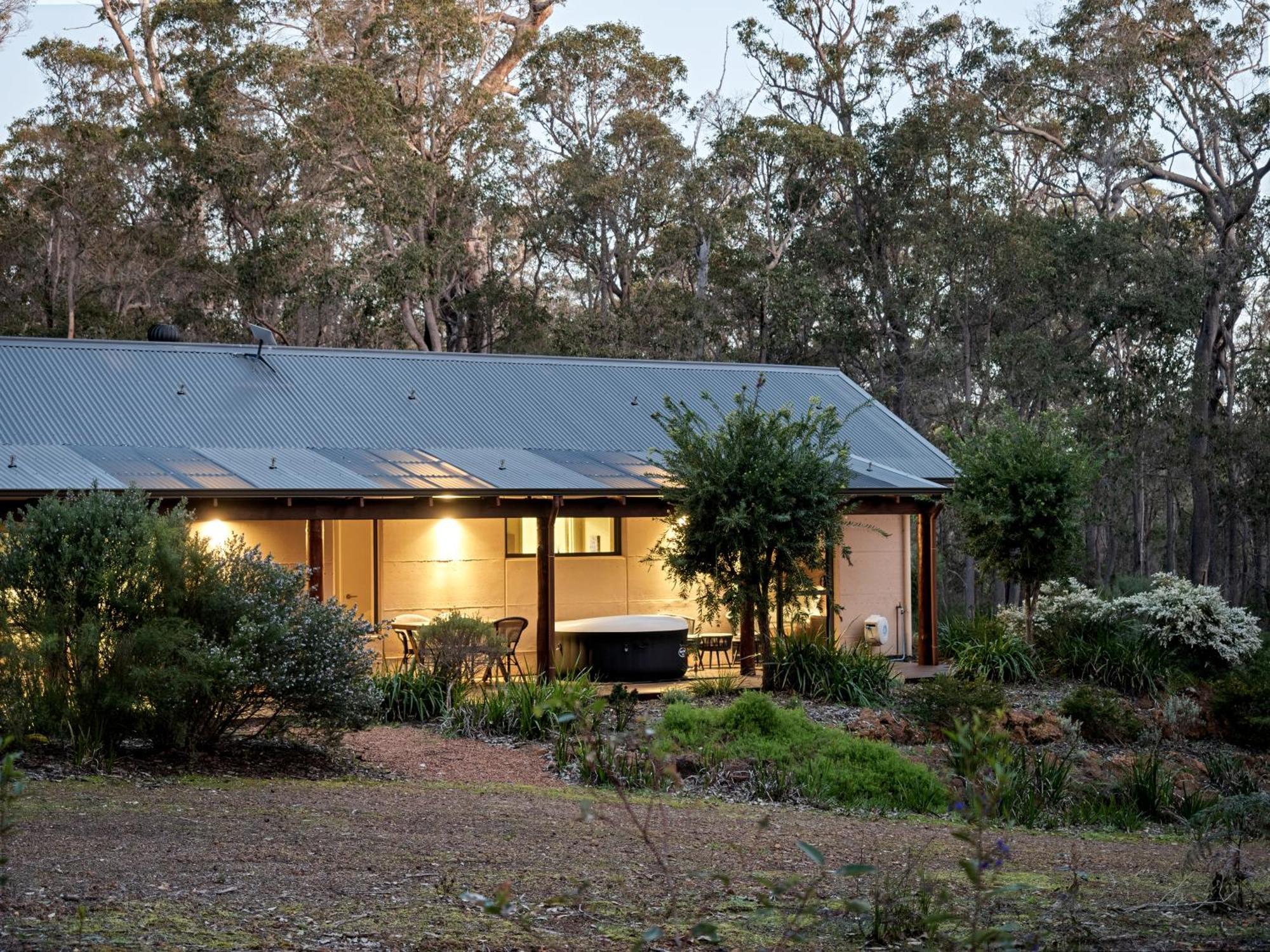 Jarrah Grove Forest Retreat - Adults Only Luxury Chalet Rosa Glen Exterior foto